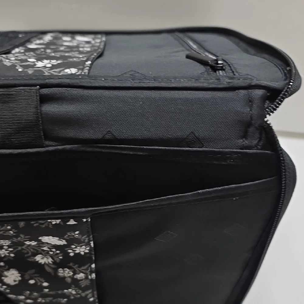 Vera Bradley Black Bandana Medallion Padded Laptop / Tablet Sleeve